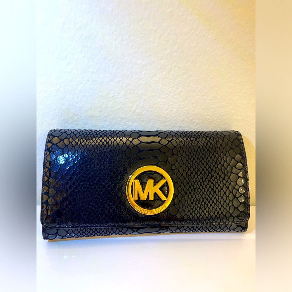 Michael Kors wallet NEW